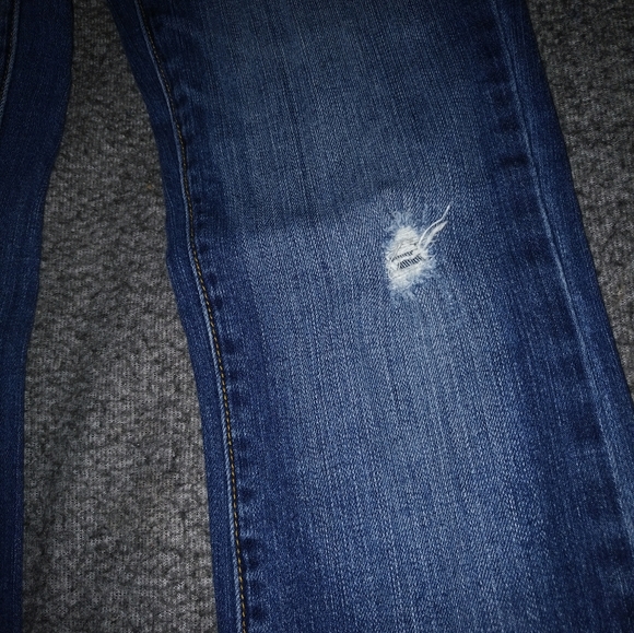 American Eagle distressed jeans - Picture 7 of 7